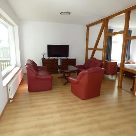 Grosse-ferienwohnung-wa2-100qm-im-erdgeschoss-der-villa-walhall-in-einem-parkaehnlichen-garten * Sellin (Rugen)