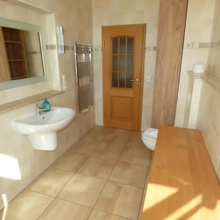 Grosse-ferienwohnung-wa2-100qm-im-erdgeschoss-der-villa-walhall-in-einem-parkaehnlichen-garten * Sellin (Rugen)