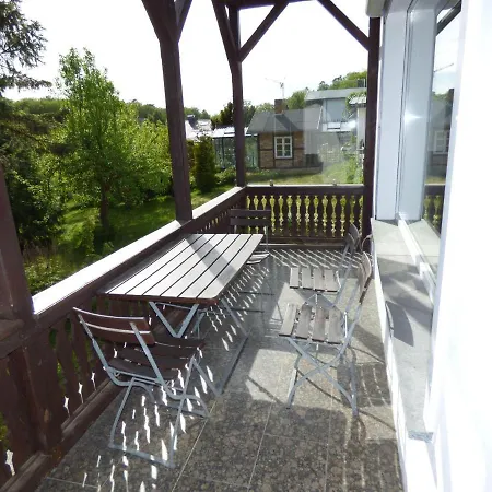 Apartament Grosse-ferienwohnung-wa2-100qm-im-erdgeschoss-der-villa-walhall-in-einem-parkaehnlichen-garten *