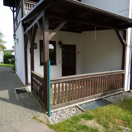 Grosse-ferienwohnung-wa2-100qm-im-erdgeschoss-der-villa-walhall-in-einem-parkaehnlichen-garten Apartament