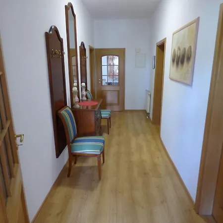 Apartment Grosse-ferienwohnung-wa2-100qm-im-erdgeschoss-der-villa-walhall-in-einem-parkaehnlichen-garten Sellin (Rugen)